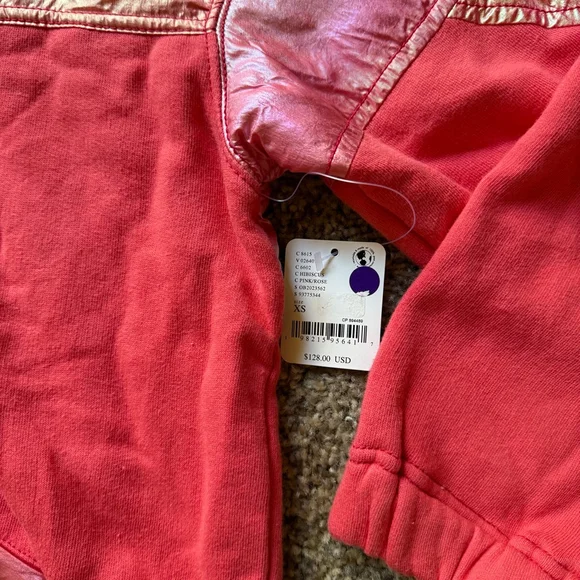 FP Movement by Free People Away We Go Half Zip NWT XS Hibiscus - Picture 7 of 8